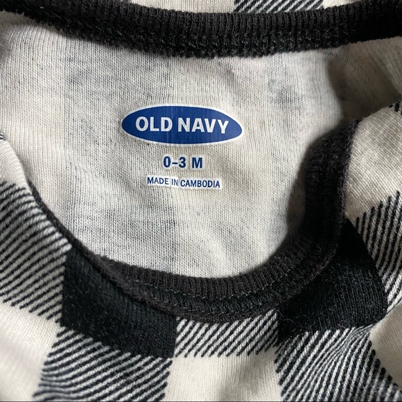 Old Navy | Buffalo Plaid Long Sleeve Bodysuit Size 0-3M - Picture 3 of 4